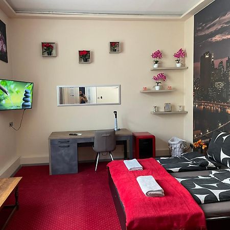 Hostel Rooms Дебрецен Екстериор снимка
