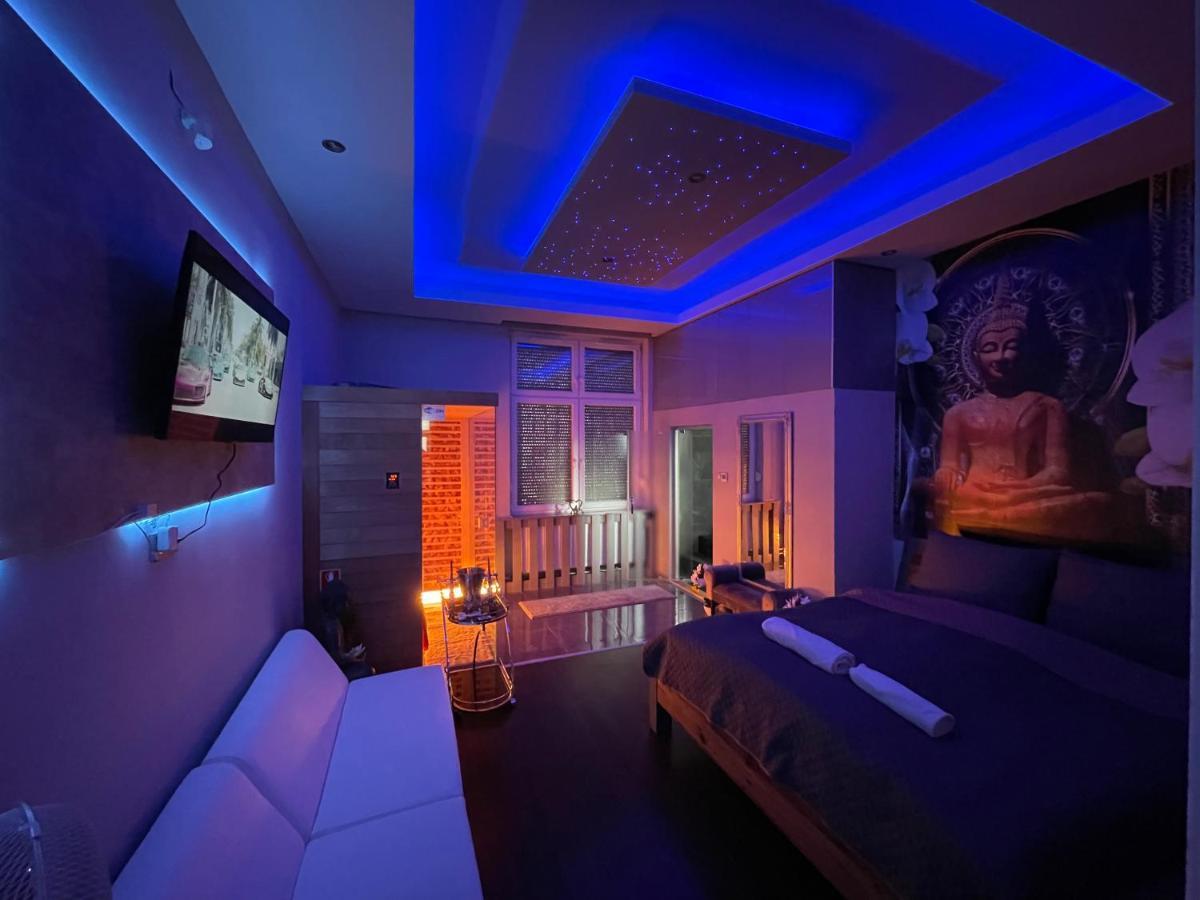 Hostel Rooms Дебрецен Екстериор снимка
