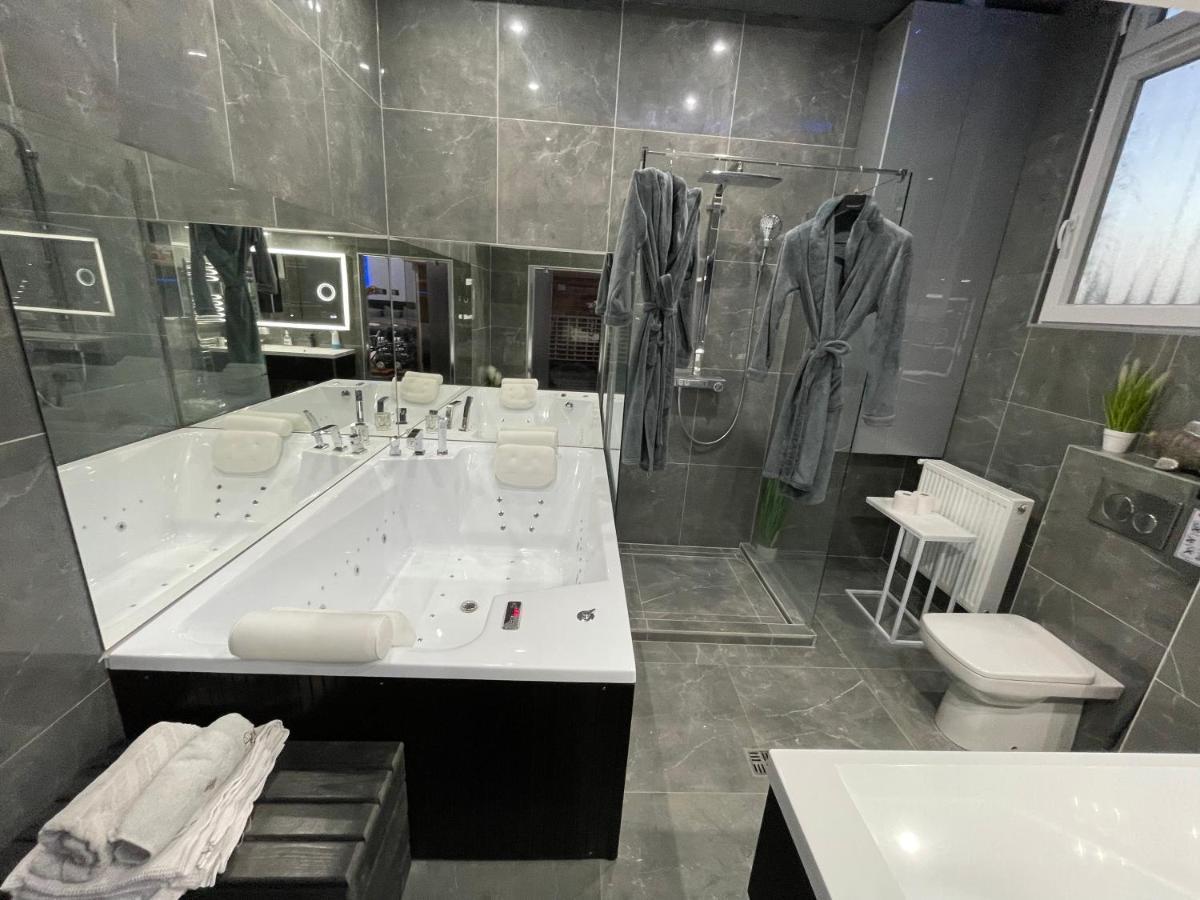 Hostel Rooms Дебрецен Екстериор снимка