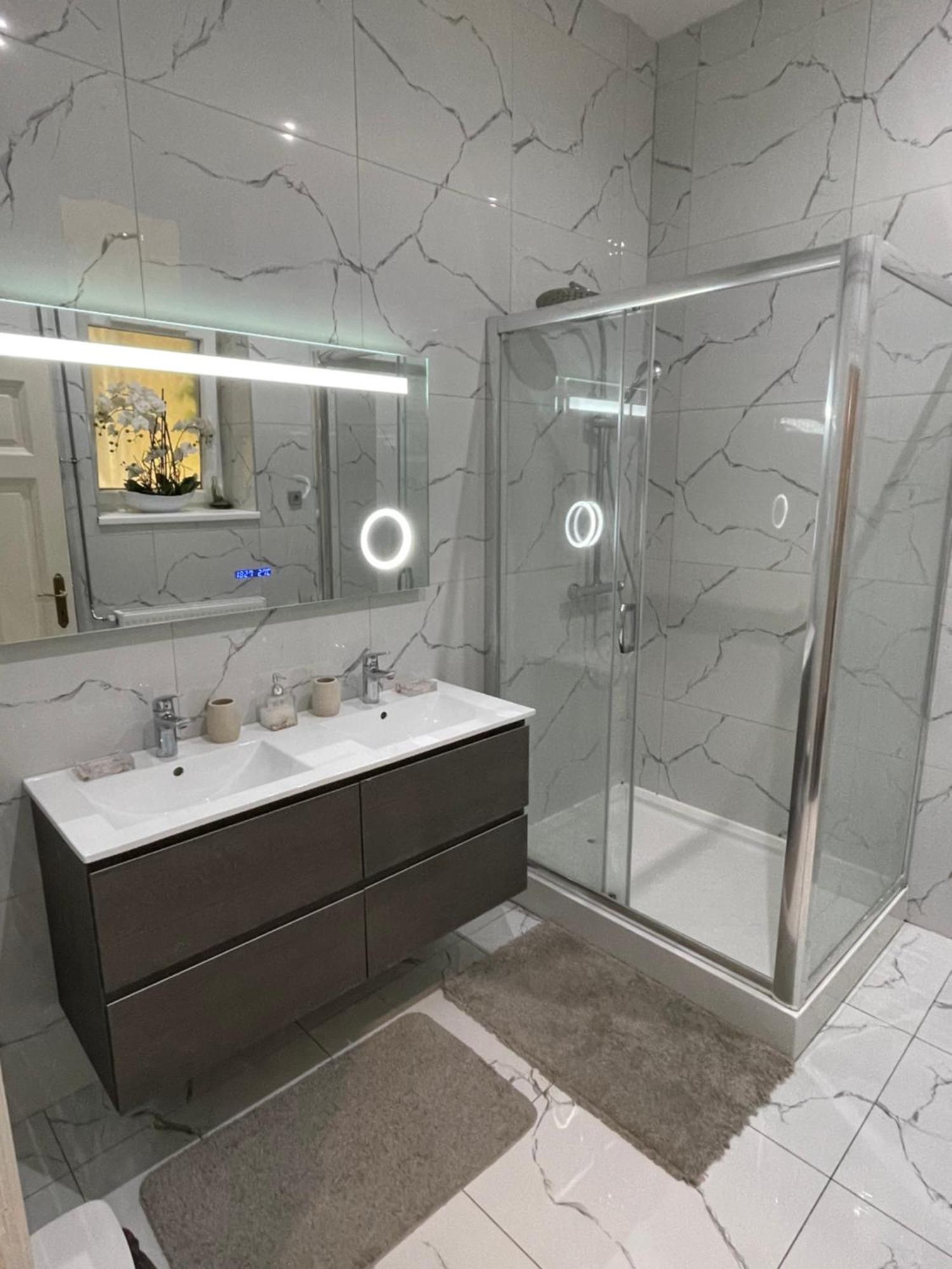 Hostel Rooms Дебрецен Екстериор снимка